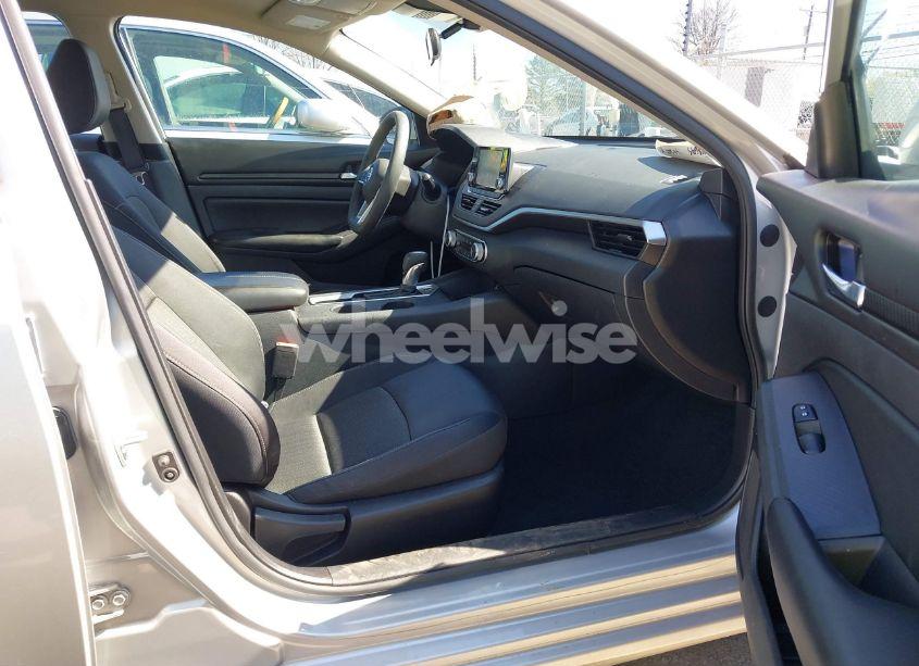 Photo 5 of 2021 Nissan Altima S FWD (VIN 1N4BL4BV2MN364984)