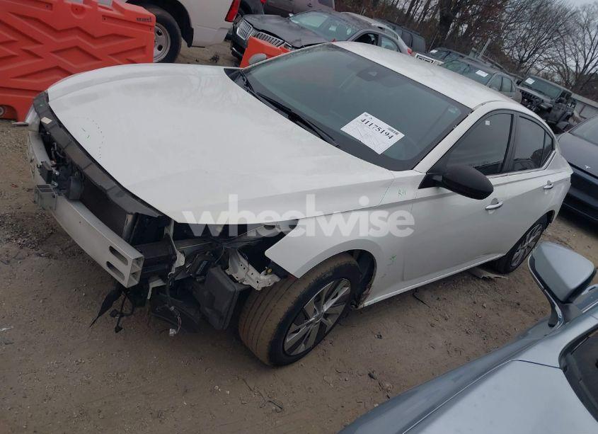 Photo 2 of 2021 Nissan Altima S FWD (VIN 1N4BL4BV2MN380859)