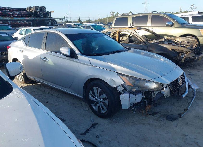 2022 Nissan Altima S FWD (VIN 1N4BL4BV2NN304009) main photo