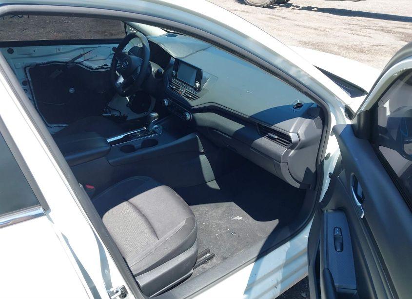 Photo 5 of 2022 Nissan Altima S FWD (VIN 1N4BL4BV2NN373623)