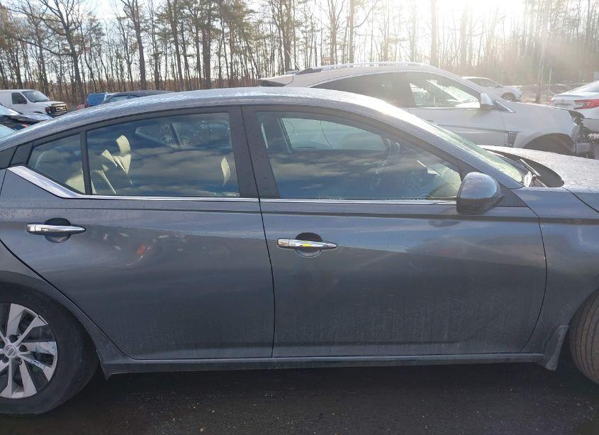 Photo 13 of 2022 Nissan Altima 2.5 S (VIN 1N4BL4BV2NN421668)