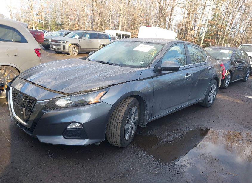 Photo 2 of 2022 Nissan Altima 2.5 S (VIN 1N4BL4BV2NN421668)