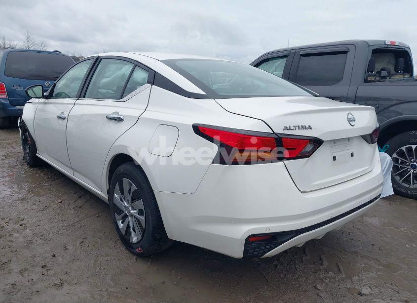 Photo 3 of 2024 Nissan Altima S FWD (VIN 1N4BL4BV2RN368802)