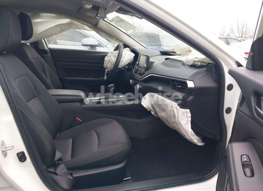 Photo 5 of 2024 Nissan Altima S FWD (VIN 1N4BL4BV2RN368802)