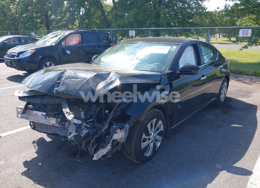 Photo 2 of 2019 Nissan Altima 2.5 S (VIN 1N4BL4BV3KC134833)