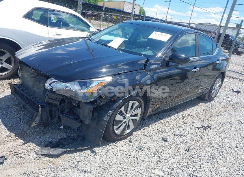 Photo 2 of 2019 Nissan Altima 2.5 S (VIN 1N4BL4BV3KC135934)