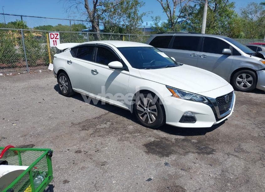 2019 Nissan Altima 2.5 S (VIN 1N4BL4BV3KN326984) main photo