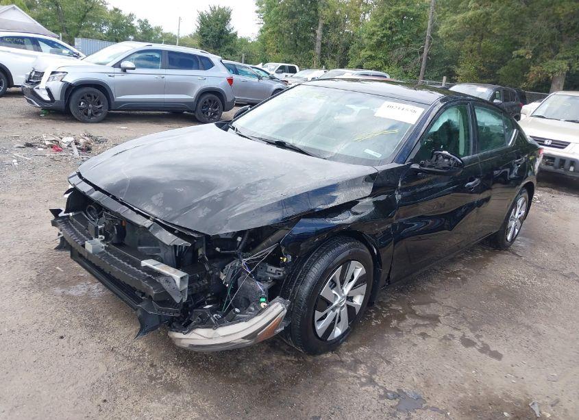 Photo 2 of 2020 Nissan Altima S FWD (VIN 1N4BL4BV3LC116978)