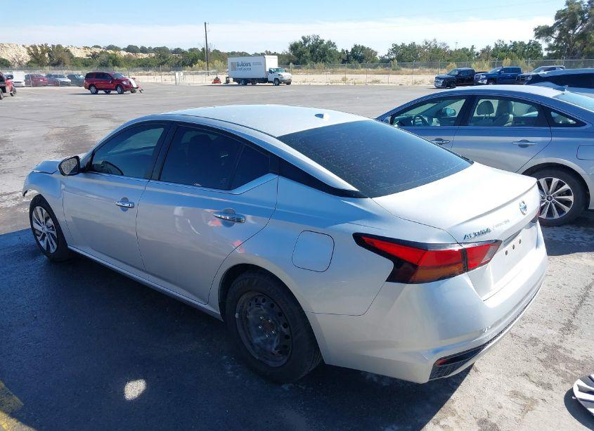 Photo 3 of 2020 Nissan Altima S FWD (VIN 1N4BL4BV3LC135191)