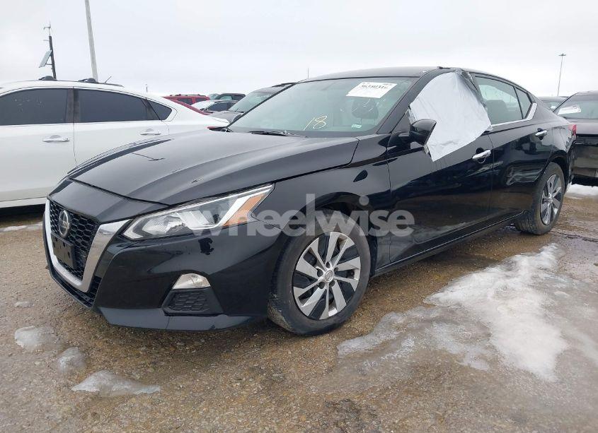 Photo 2 of 2020 Nissan Altima S FWD (VIN 1N4BL4BV3LC159023)