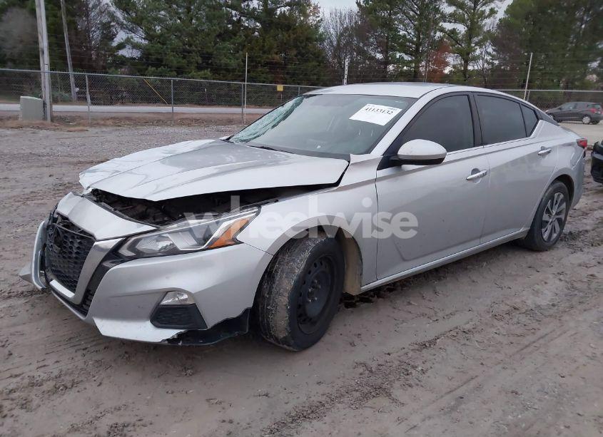 Photo 2 of 2020 Nissan Altima S FWD (VIN 1N4BL4BV3LC180485)
