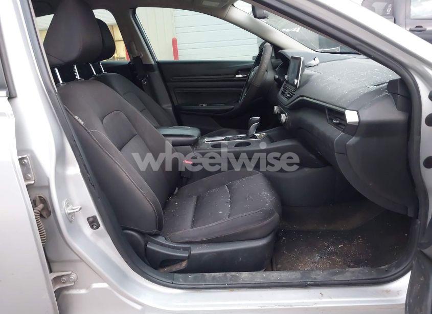 Photo 5 of 2020 Nissan Altima S FWD (VIN 1N4BL4BV3LC180485)