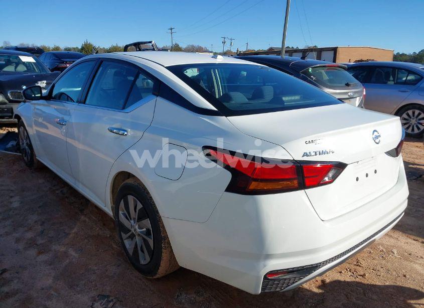 Photo 3 of 2020 Nissan Altima S FWD (VIN 1N4BL4BV3LC188909)