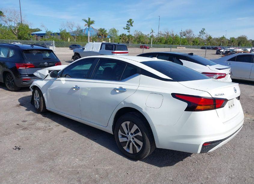 Photo 3 of 2020 Nissan Altima S FWD (VIN 1N4BL4BV3LC206065)