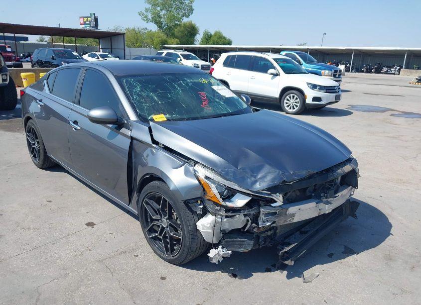 2020 Nissan Altima S FWD (VIN 1N4BL4BV3LC224047) main photo