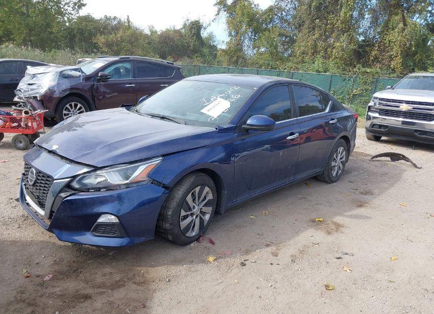 Photo 2 of 2021 Nissan Altima S FWD (VIN 1N4BL4BV3MN332836)