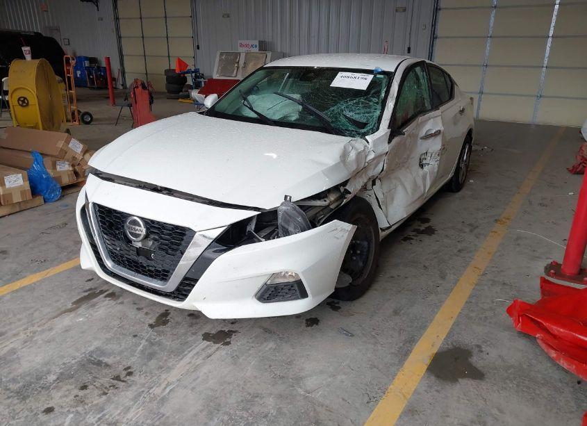 Photo 2 of 2022 Nissan Altima S FWD (VIN 1N4BL4BV3NN339321)