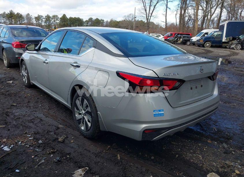 Photo 3 of 2022 Nissan Altima S FWD (VIN 1N4BL4BV3NN358855)