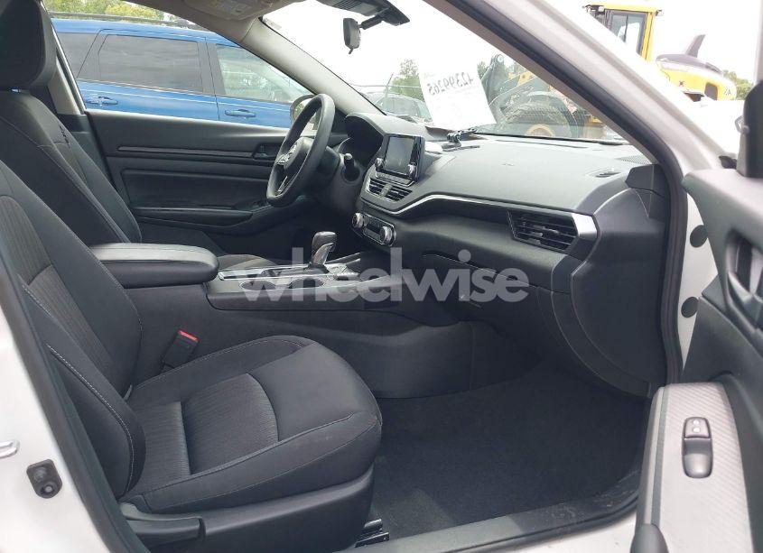 Photo 5 of 2024 Nissan Altima S FWD (VIN 1N4BL4BV3RN370008)