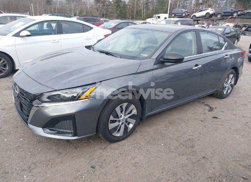 Photo 2 of 2024 Nissan Altima S FWD (VIN 1N4BL4BV3RN437318)