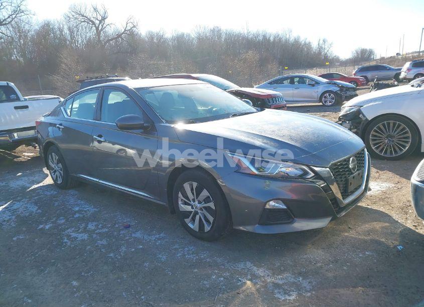 2019 Nissan Altima 2.5 S (VIN 1N4BL4BV4KC118608) main photo