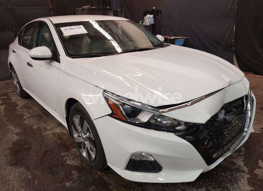 2020 Nissan Altima S FWD (VIN 1N4BL4BV4LC101809) main photo