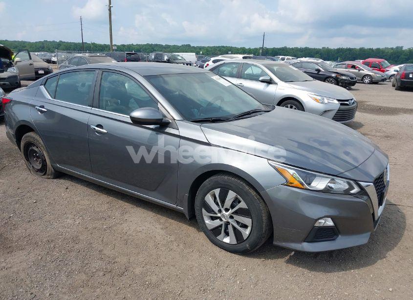 2020 Nissan Altima S FWD (VIN 1N4BL4BV4LC122918) main photo