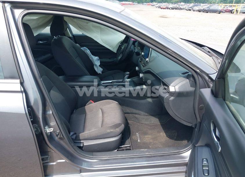 Photo 5 of 2020 Nissan Altima S FWD (VIN 1N4BL4BV4LC122918)