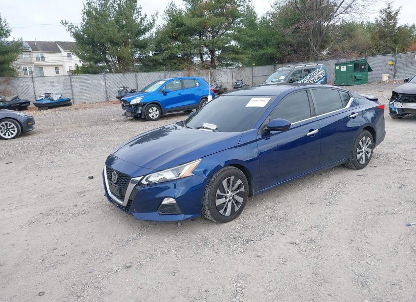 Photo 2 of 2020 Nissan Altima S FWD (VIN 1N4BL4BV4LC129867)