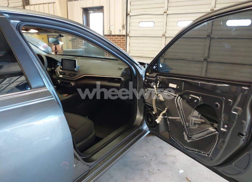 Photo 5 of 2020 Nissan Altima S FWD (VIN 1N4BL4BV4LC190443)