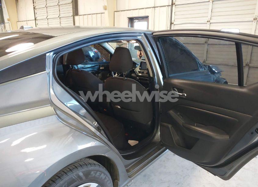 Photo 8 of 2020 Nissan Altima S FWD (VIN 1N4BL4BV4LC190443)