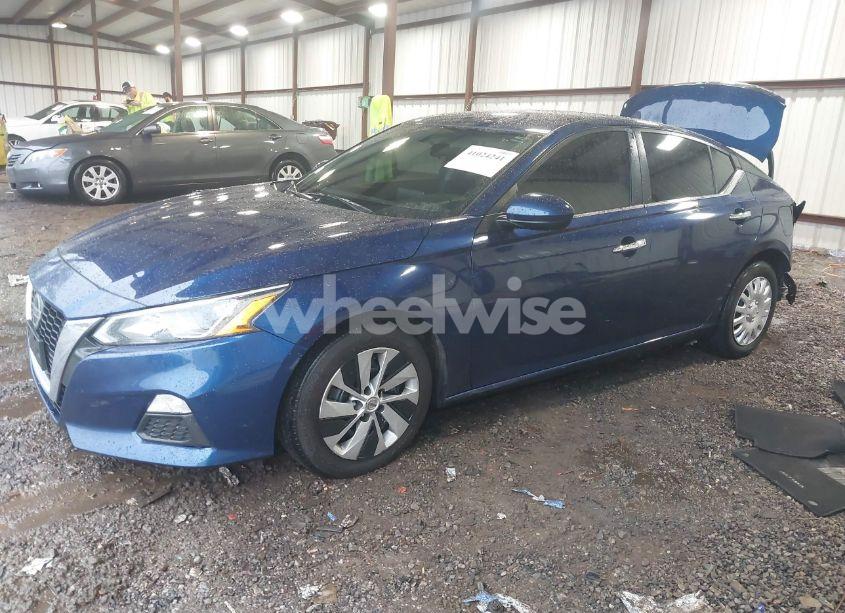 Photo 2 of 2020 Nissan Altima S FWD (VIN 1N4BL4BV4LC193293)