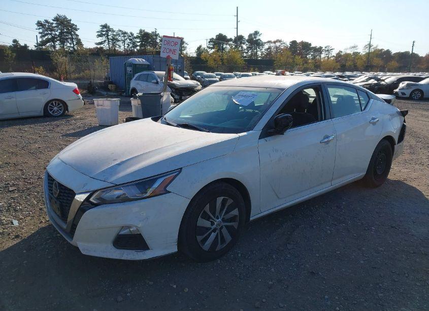 Photo 2 of 2020 Nissan Altima S FWD (VIN 1N4BL4BV4LC207144)