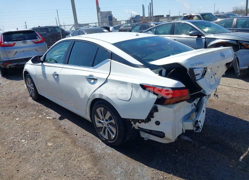 Photo 3 of 2020 Nissan Altima S FWD (VIN 1N4BL4BV4LC211680)
