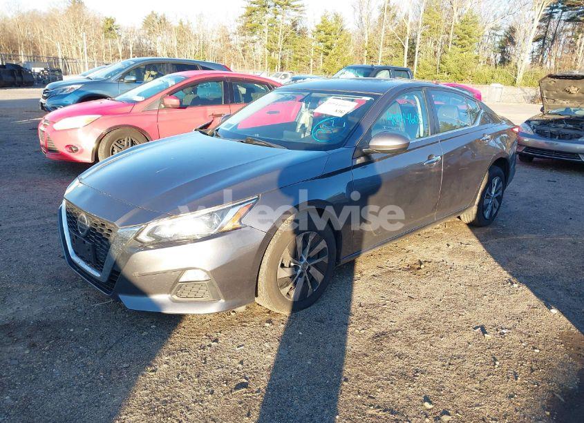 Photo 2 of 2020 Nissan Altima S FWD (VIN 1N4BL4BV4LC212425)