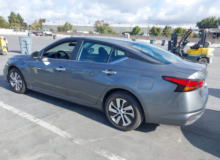 Photo 3 of 2020 Nissan Altima S FWD (VIN 1N4BL4BV4LC214126)