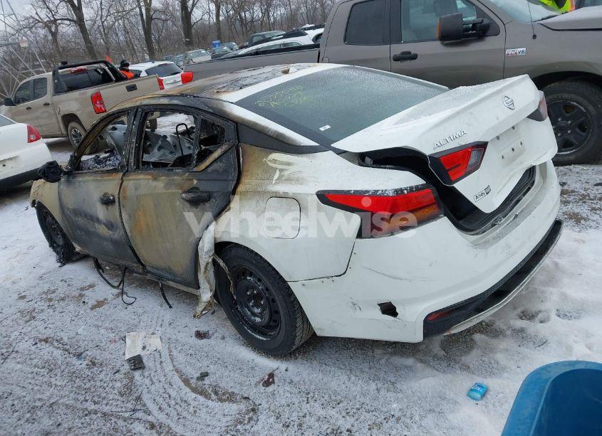 Photo 3 of 2020 Nissan Altima S FWD (VIN 1N4BL4BV4LC228351)