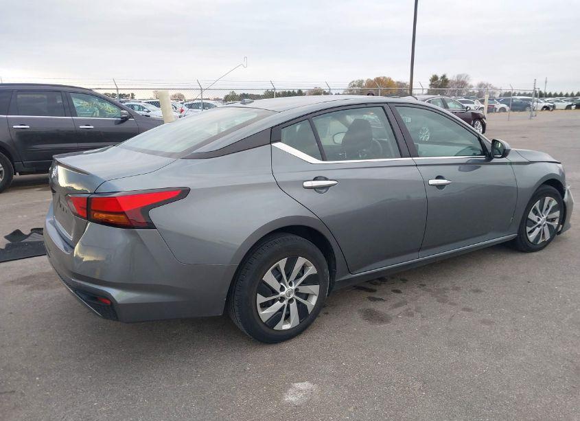 Photo 4 of 2020 Nissan Altima S FWD (VIN 1N4BL4BV4LC239978)