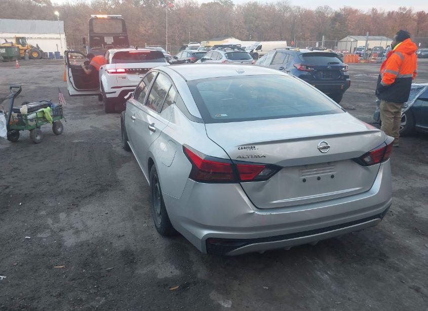 Photo 3 of 2020 Nissan Altima S FWD (VIN 1N4BL4BV4LC251838)