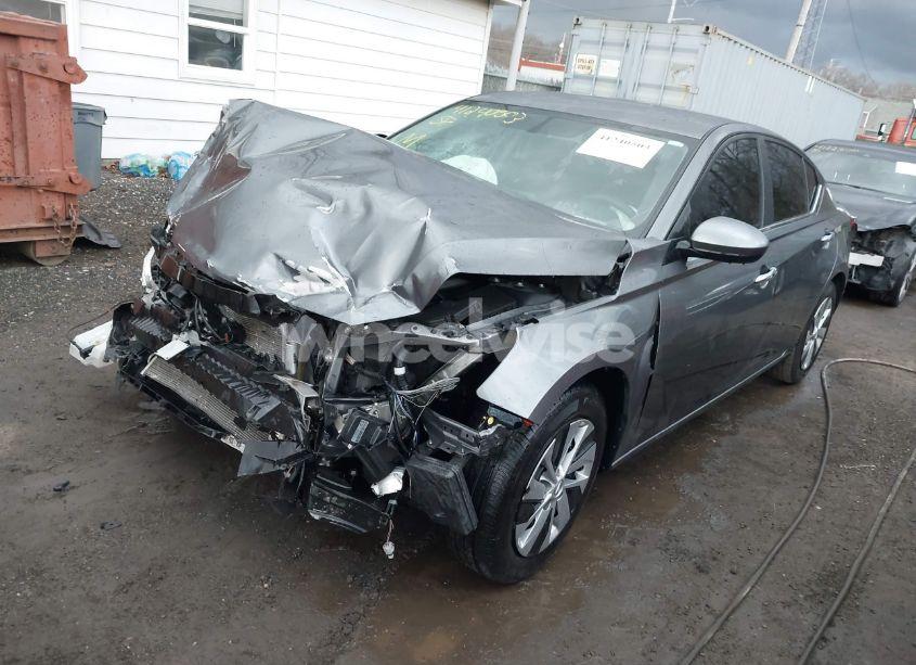 Photo 2 of 2020 Nissan Altima S FWD (VIN 1N4BL4BV4LC251967)