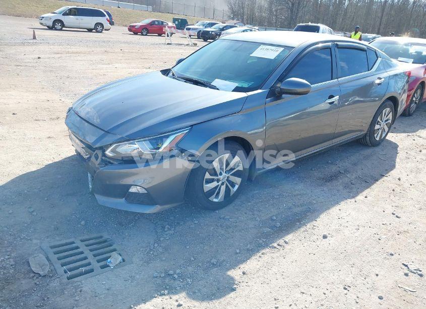 Photo 2 of 2020 Nissan Altima S FWD (VIN 1N4BL4BV4LC263259)