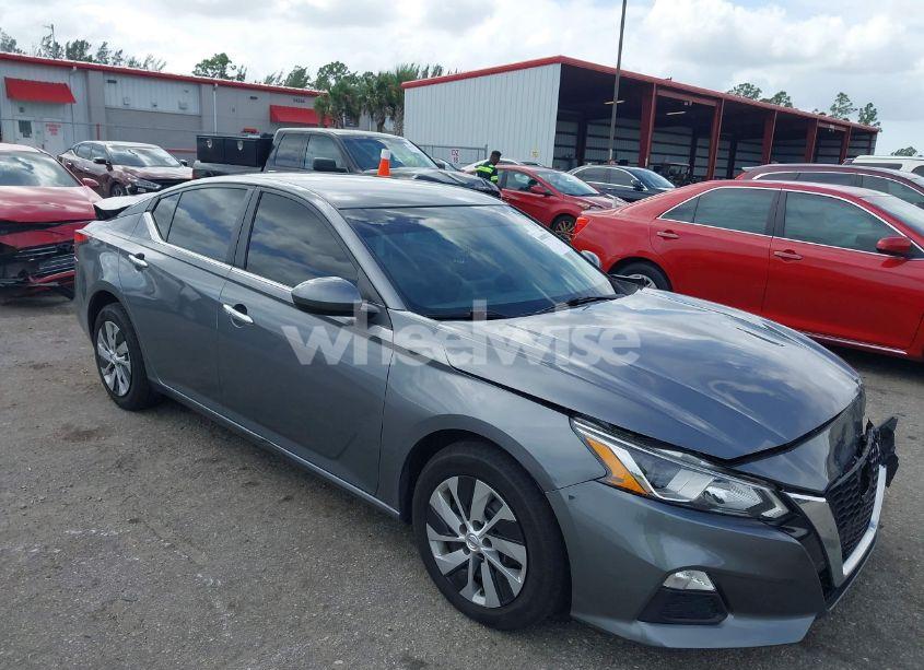 2020 Nissan Altima S FWD (VIN 1N4BL4BV4LC285553) main photo
