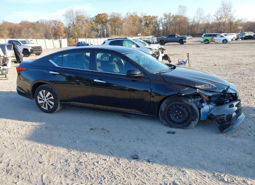 Photo 13 of 2022 Nissan Altima S FWD (VIN 1N4BL4BV4NN388818)