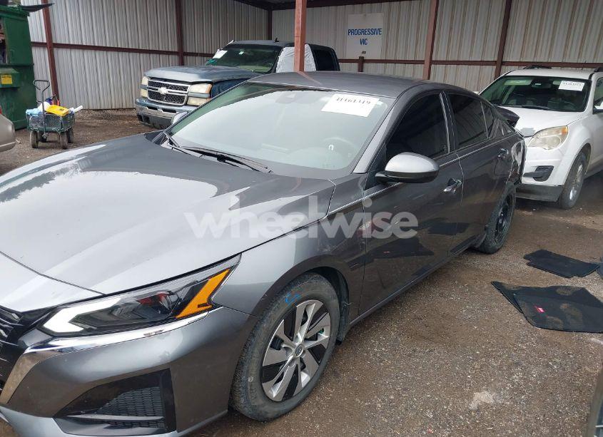 Photo 2 of 2023 Nissan Altima S FWD (VIN 1N4BL4BV4PN309750)