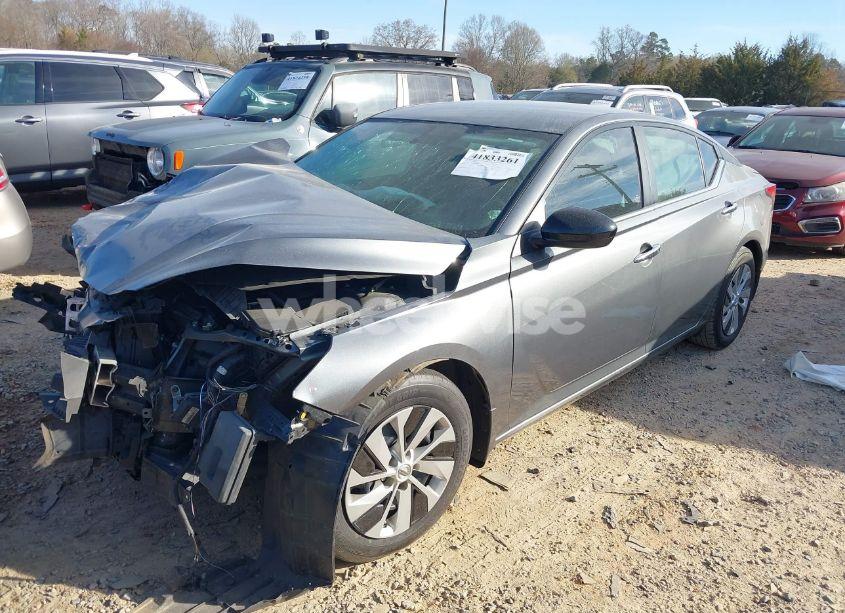 Photo 2 of 2019 Nissan Altima 2.5 S (VIN 1N4BL4BV5KC109979)