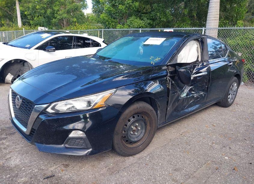 Photo 2 of 2019 Nissan Altima 2.5 S (VIN 1N4BL4BV5KC125146)