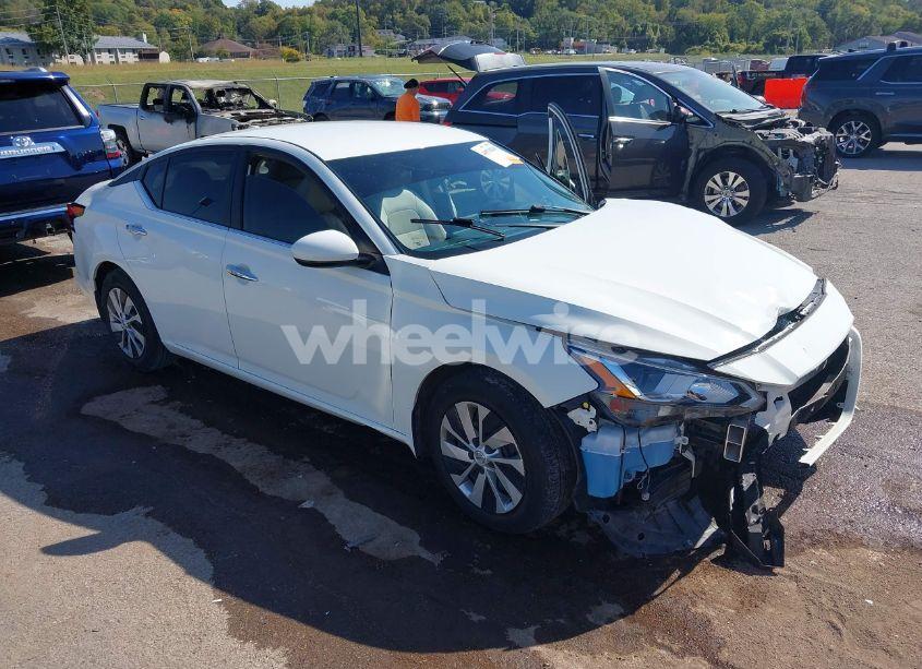 2019 Nissan Altima 2.5 S (VIN 1N4BL4BV5KC194726) main photo