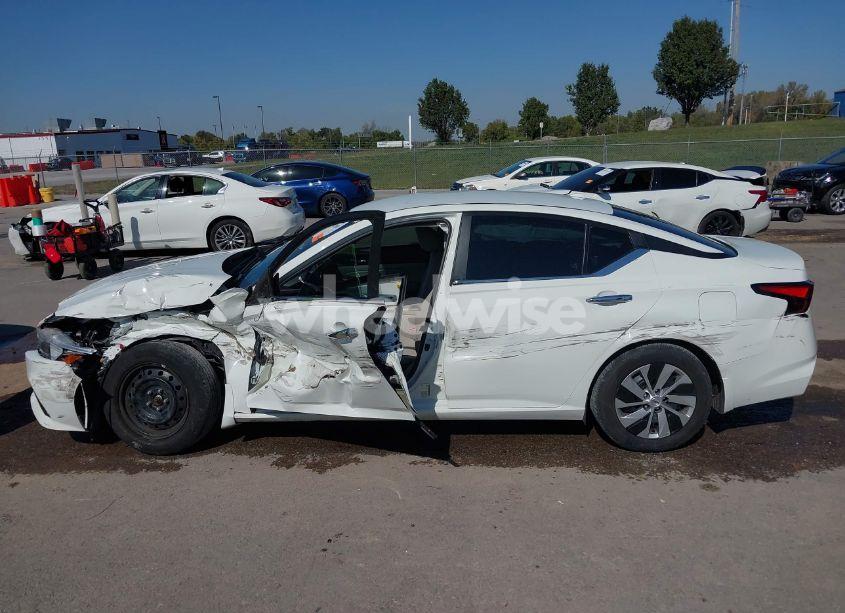 Photo 15 of 2019 Nissan Altima 2.5 S (VIN 1N4BL4BV5KC194726)