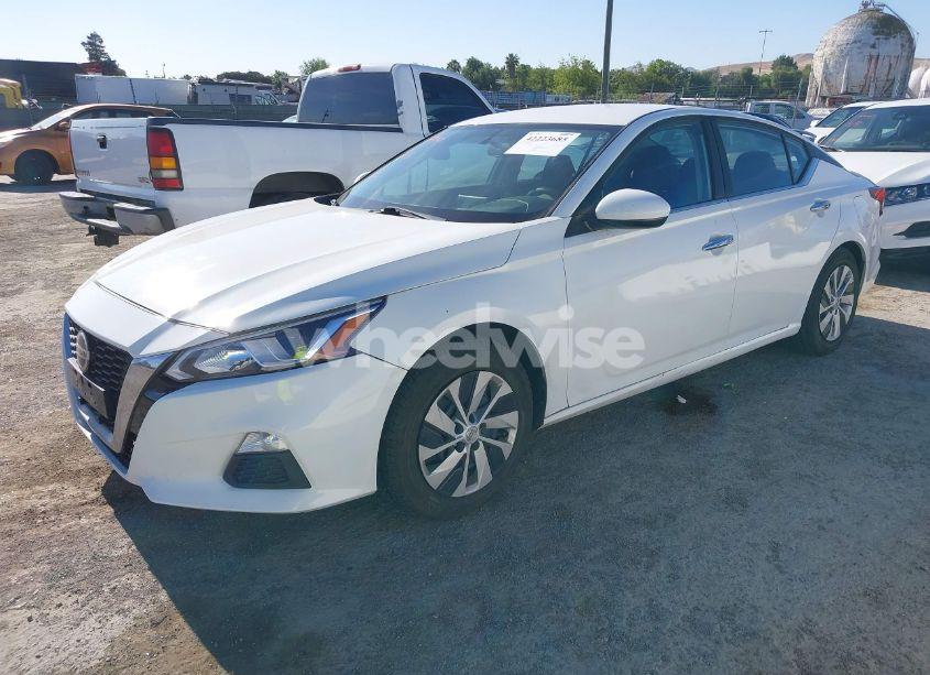 Photo 2 of 2019 Nissan Altima 2.5 S (VIN 1N4BL4BV5KC230706)