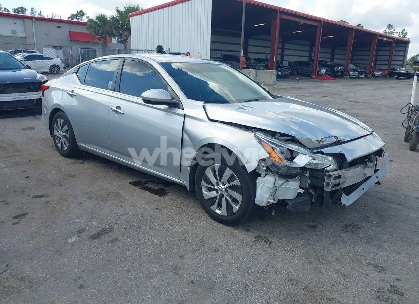 2019 Nissan Altima 2.5 S (VIN 1N4BL4BV5KN322970) main photo